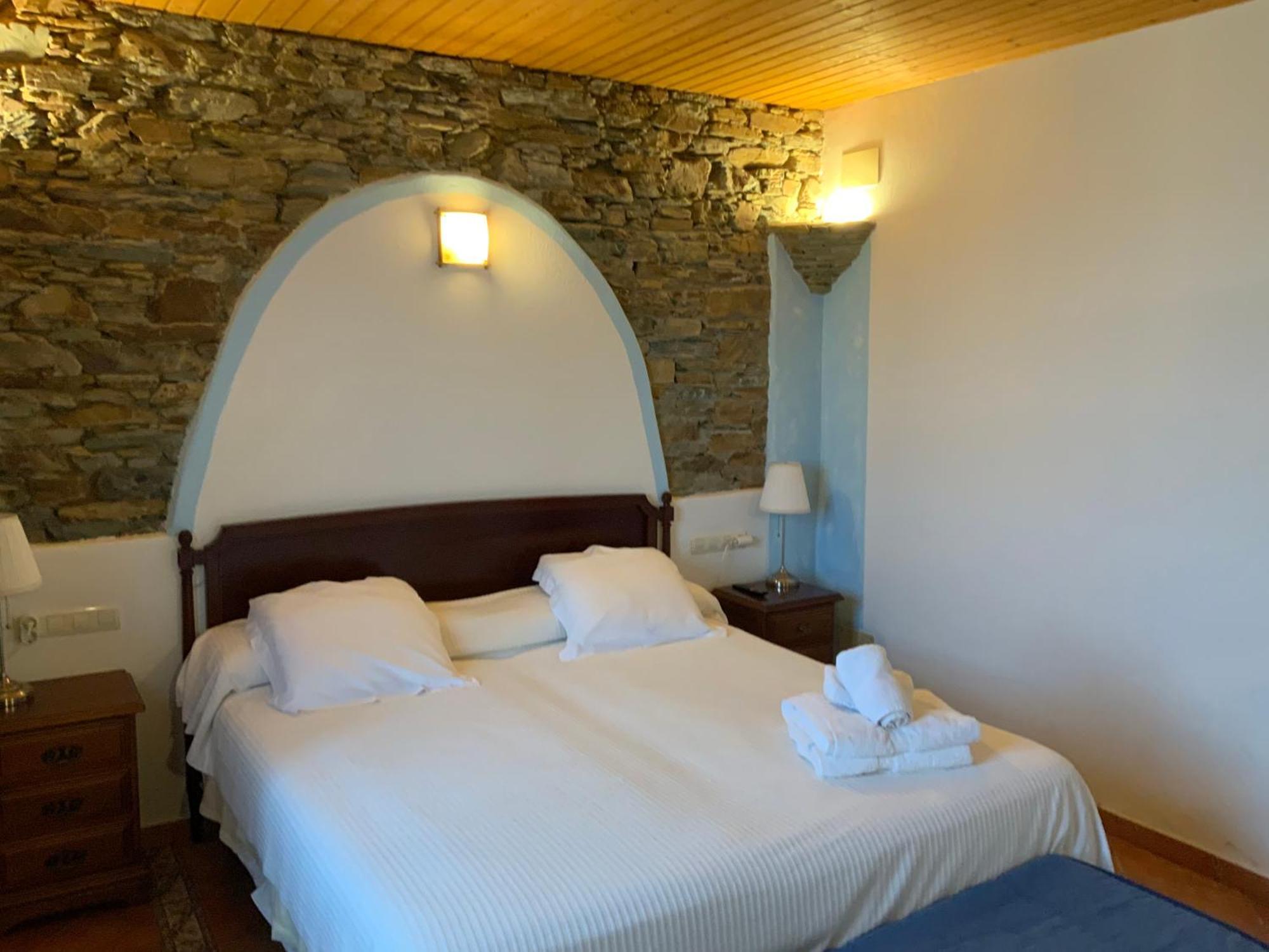 Hotel Y Apartamentos Penarronda Playa Castropol Exteriör bild